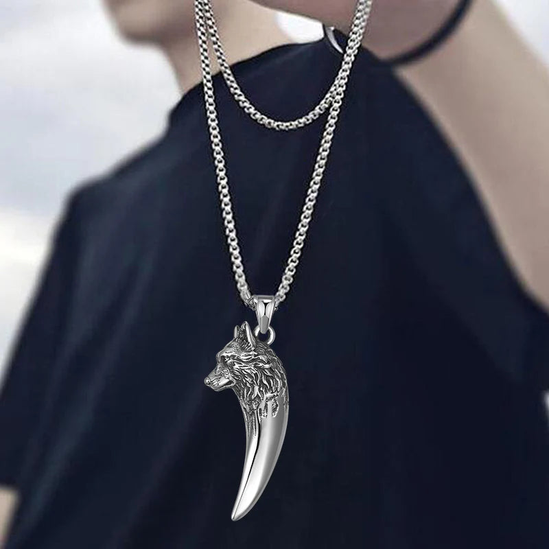 '' Never give up '' Wolf Necklace